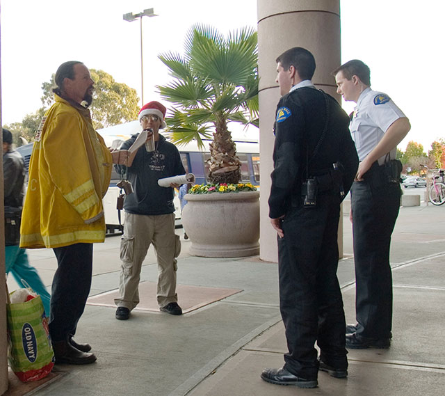 calling-cops_12-22-07.jpg